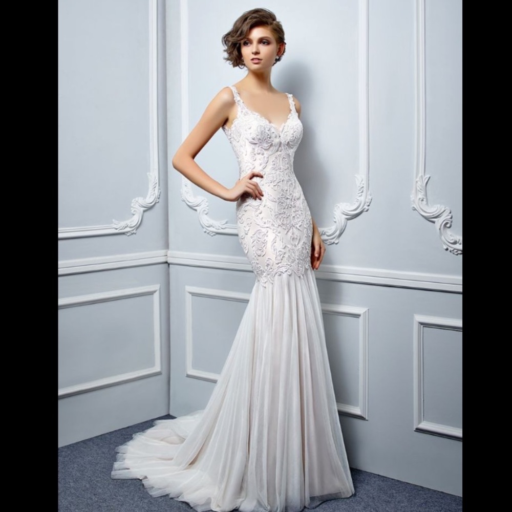 NEW Enzoani 1720 wedding dress
